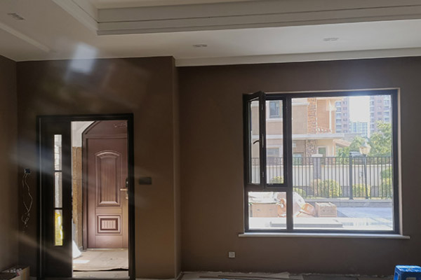 通遼斷橋鋁門窗對(duì)比普通系統(tǒng)門窗有哪些優(yōu)點(diǎn)？